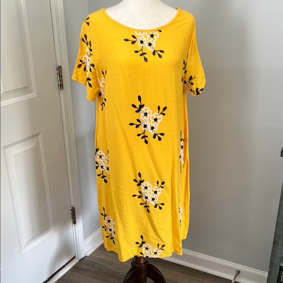 Ana & Rose Dresses & Skirts - Ana & Rose Elegant Yellow Woman’s Embroidery Tunic Dress Size Medium